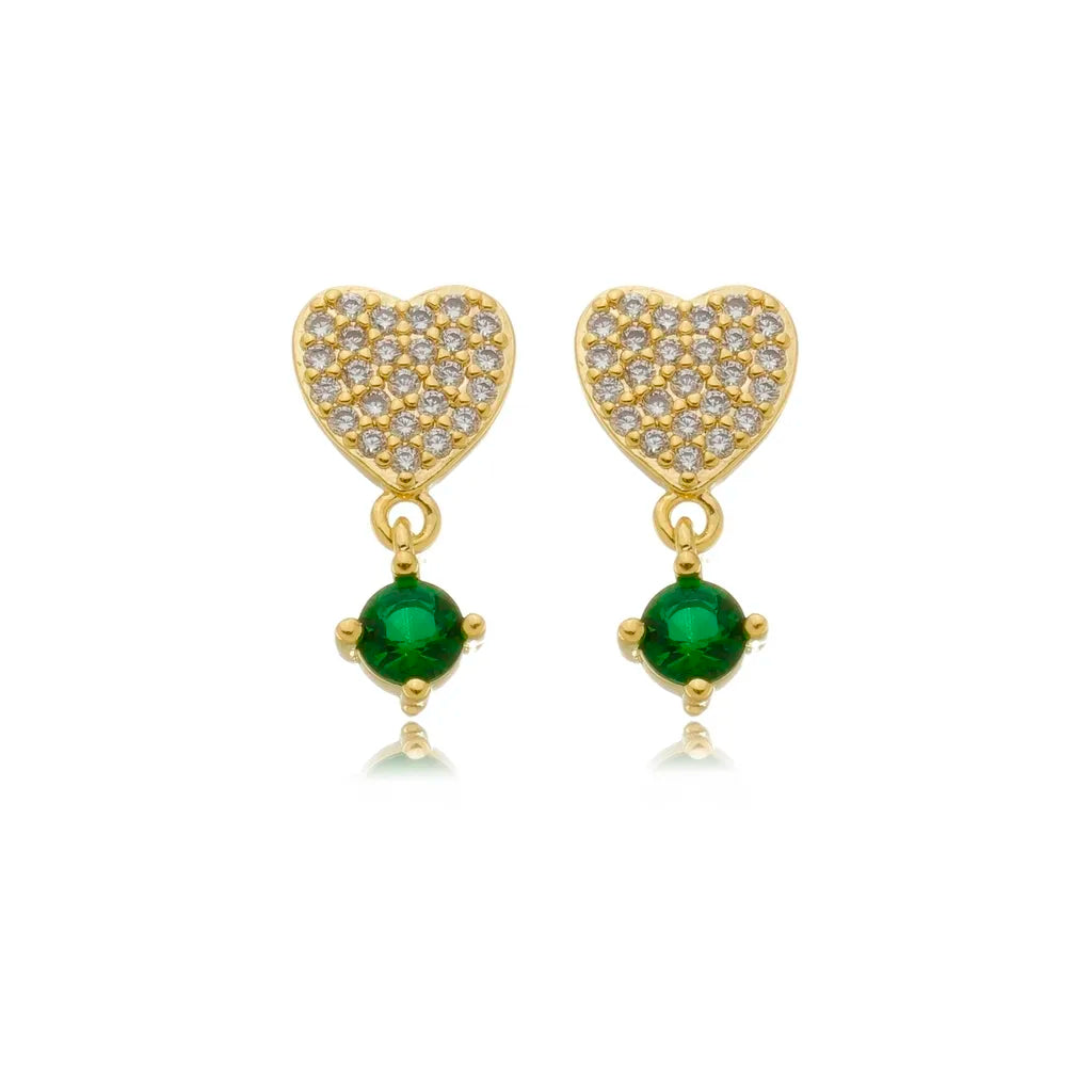 Heart-shaped earring with emerald green rhinestone, 18k gold plated.