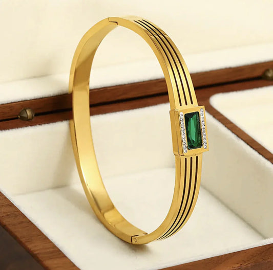 Luxury Women's Bracelet with Stones - 18K Gold Plated